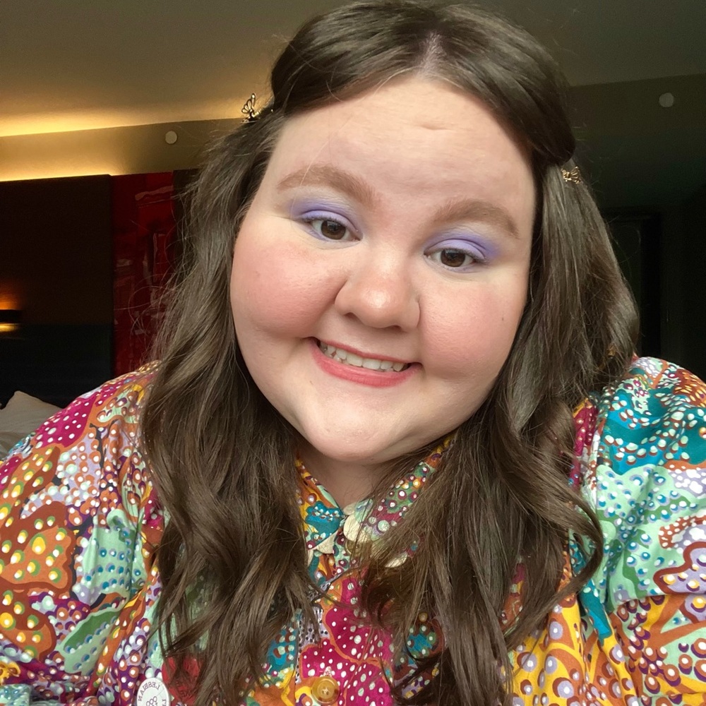 Hi Y’all! I’m your Posher, Delaine!